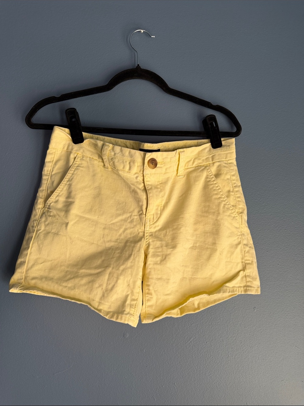 American Eagle Outfitters Yellow High-Rise Casual Shorts